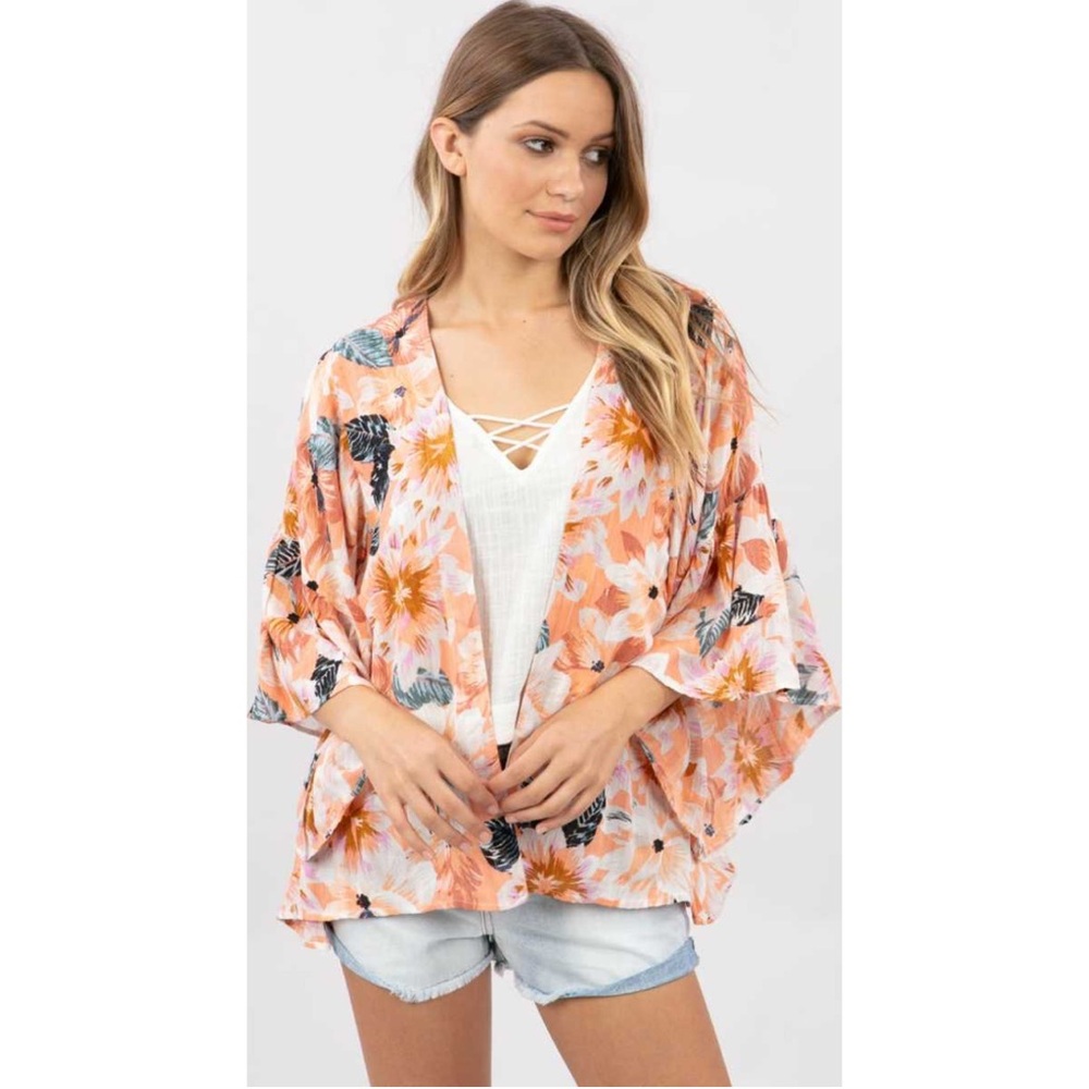 NWT Super Bloom Floral kimono small
